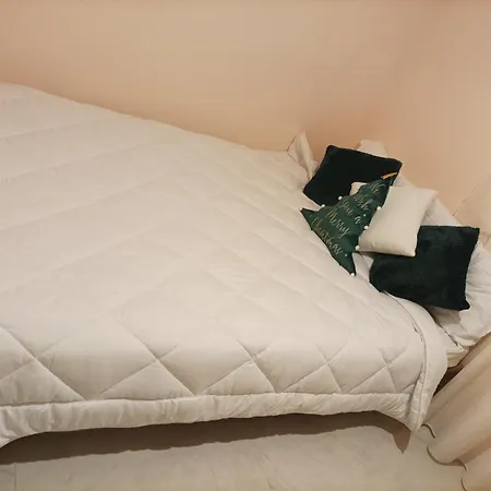 Alexandra's House בית נופש ניאה מיכאניונה