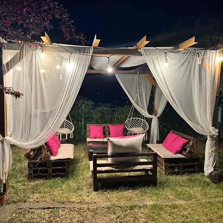 בית נופש Alexandra's House ניאה מיכאניונה